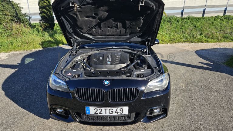 BMW 525d  2.0D bi turbo · Ano 2014