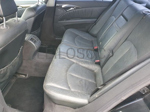 Mercedes-Benz E220 CDI · Ano 2002