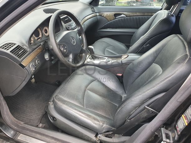 Mercedes-Benz E220 CDI · Ano 2002