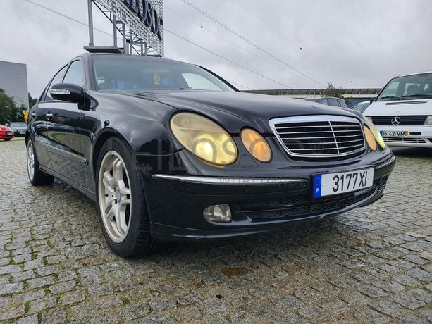 Mercedes-Benz E220 CDI · Ano 2002