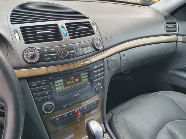 Mercedes-Benz E220 CDI · Ano 2002