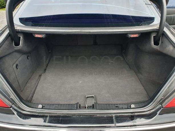 Mercedes-Benz E220 CDI · Ano 2002