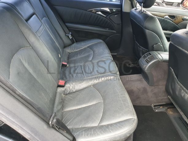 Mercedes-Benz E220 CDI · Ano 2002