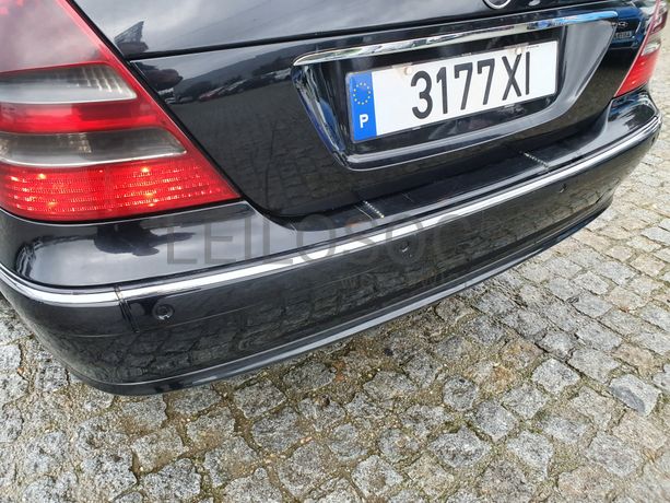 Mercedes-Benz E220 CDI · Ano 2002