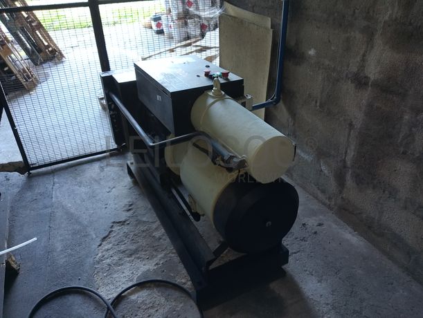 Máquina de virar sapatos · Máquina de cortar relva · Compressor · Depósitos de Ar