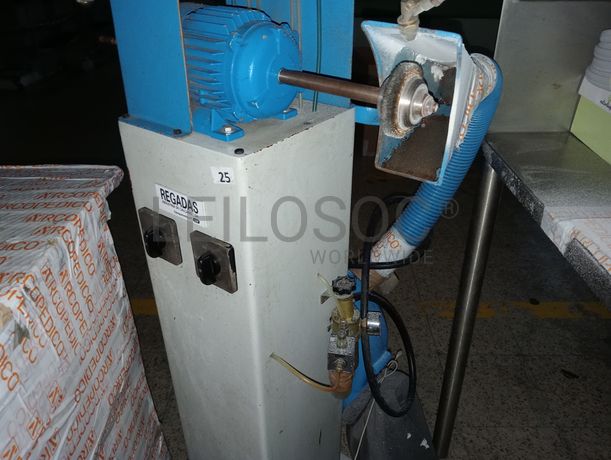 Cabine de extração de cheiros · Máquina de limpar cola