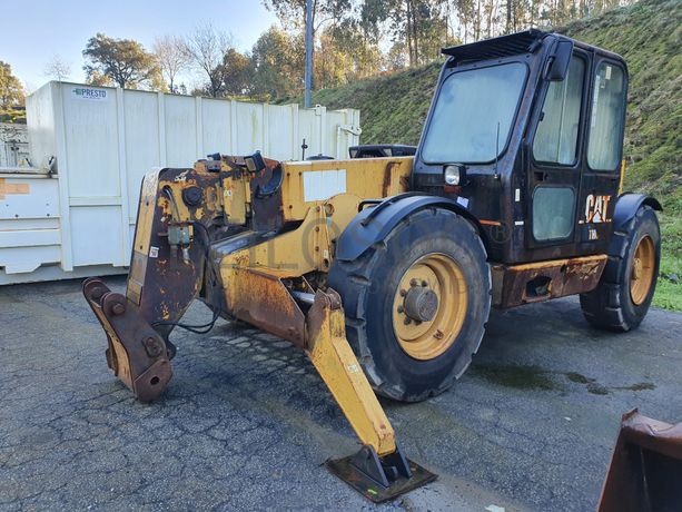 Trator com Braço Telescópico