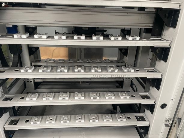 Célula Robotizada Maquinação Vertical para Graphite