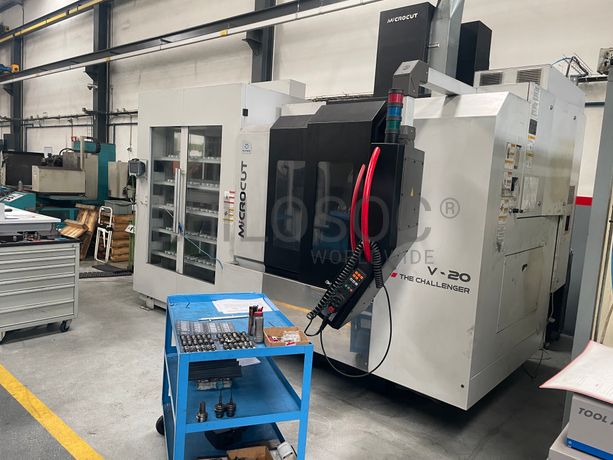 Célula Robotizada Maquinação Vertical para Graphite