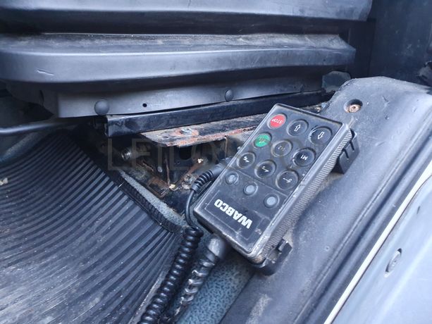 Porta Máquinas DAF 75CF-310 6x2 · Ano 2004