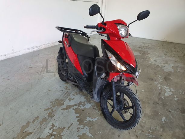 Motociclo Suzuki UK 110 Address · Ano 2015