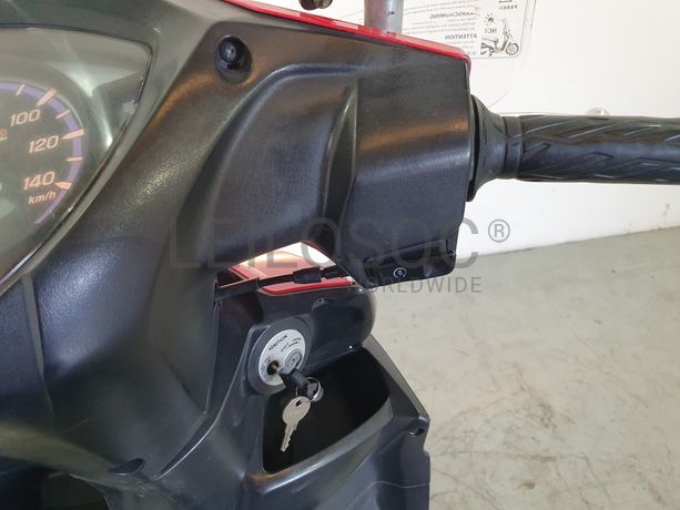 Motociclo Suzuki UK 110 Address · Ano 2015