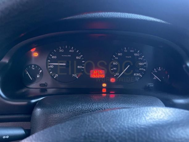 Peugeot 406  · Ano 1999