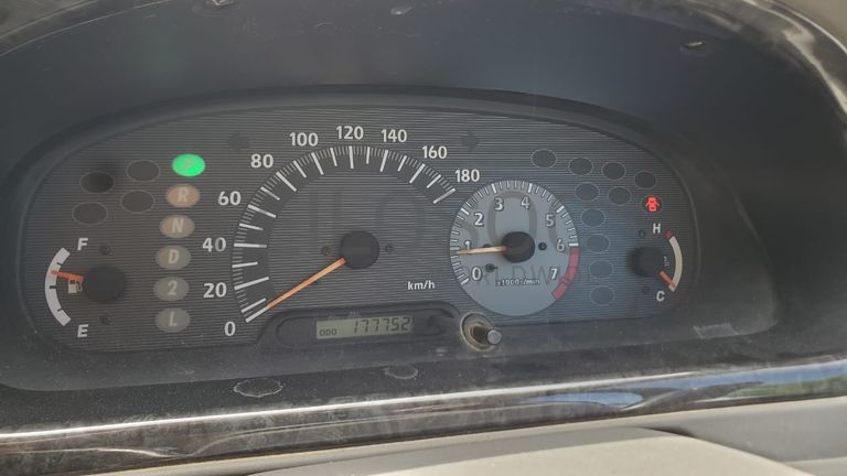 Toyota Noah · Ano 2001