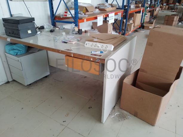 Estanteria · Equipamento Escritório · Diversos