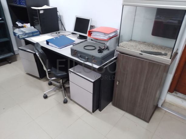 Estanteria · Equipamento Escritório · Diversos