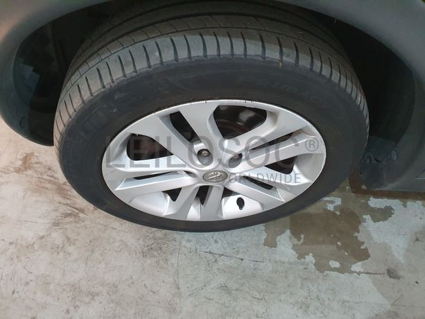 Nissan Juke 1.6 T 4x4 M-CVT · Ano 2011