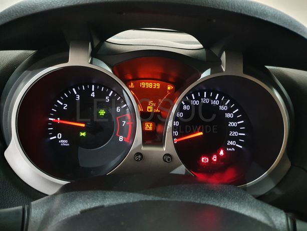 Nissan Juke 1.6 T 4x4 M-CVT · Ano 2011