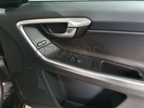 Volvo XC60 · Ano 2010