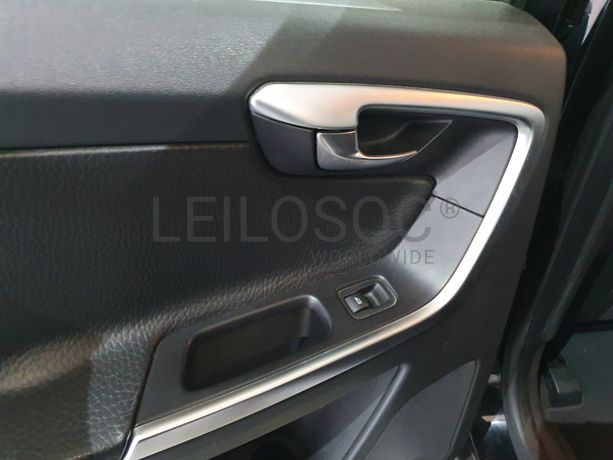 Volvo XC60 · Ano 2010