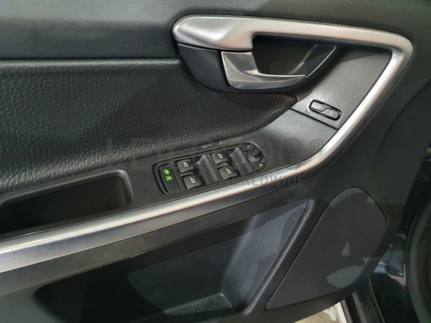 Volvo XC60 · Ano 2010