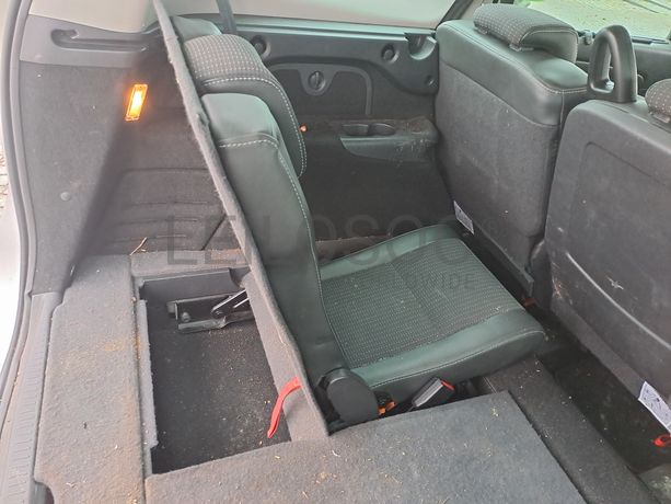 Renault Grand Scénic DCI · Ano 2012