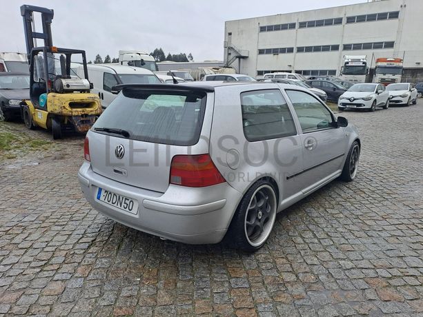 Volkswagen Golf 1.9 TDI · Ano 2003