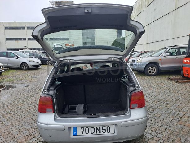 Volkswagen Golf 1.9 TDI · Ano 2003