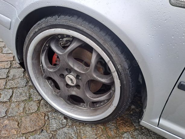 Volkswagen Golf 1.9 TDI · Ano 2003