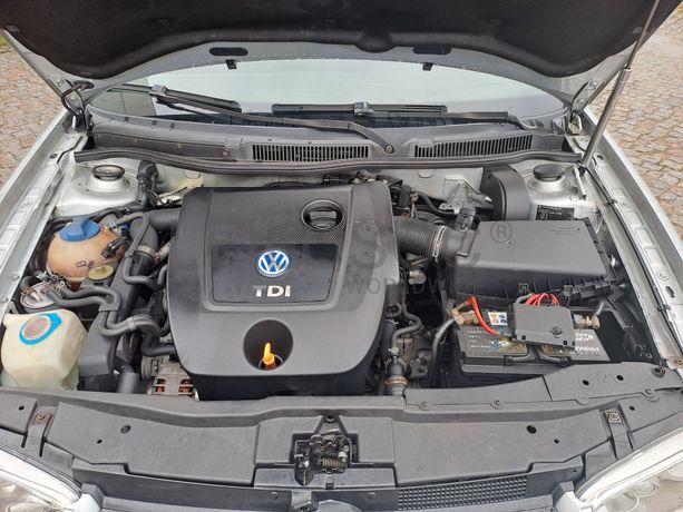 Volkswagen Golf 1.9 TDI · Ano 2003