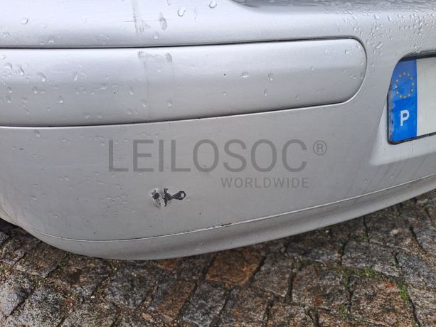 Volkswagen Golf 1.9 TDI · Ano 2003