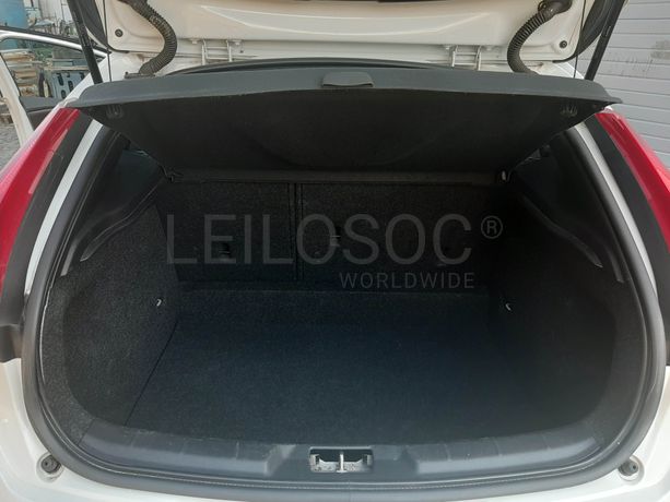 Volvo V40 D2 · Ano 2015