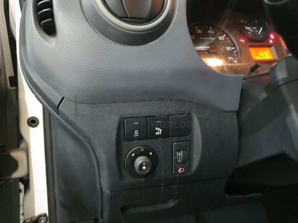 Peugeot Partner · Ano 2015