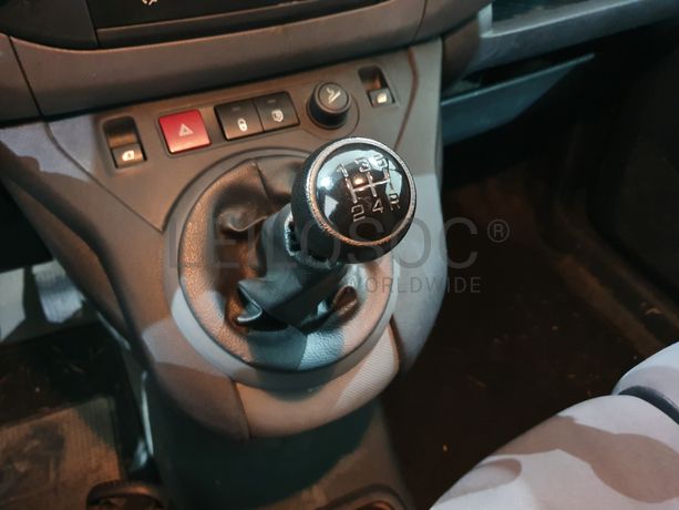 Peugeot Partner · Ano 2015