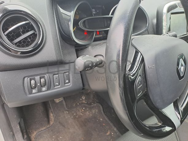 Renault Clio · Ano 2015