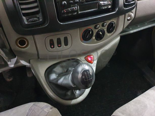 Renault Trafic · Ano 2004