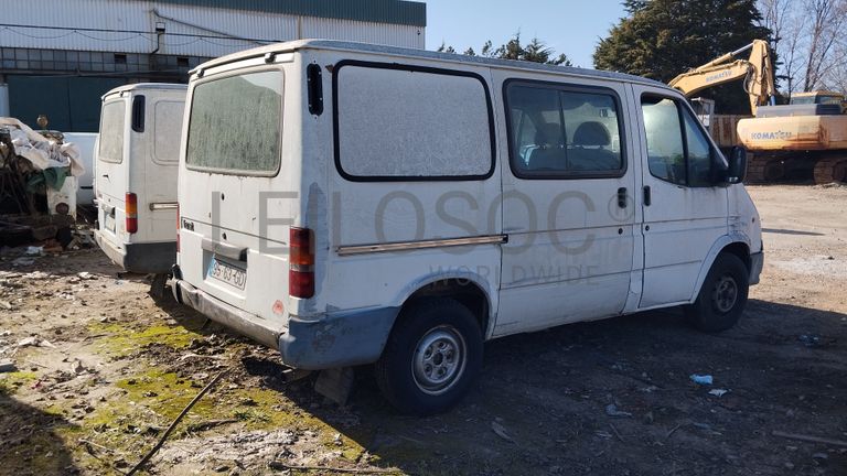 Ford Transit 120 Van (TN-4)