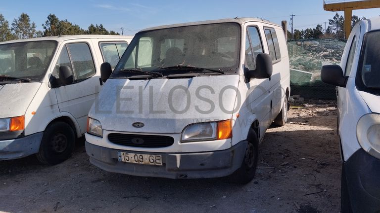 Ford Transit 120 Van (TN-4)