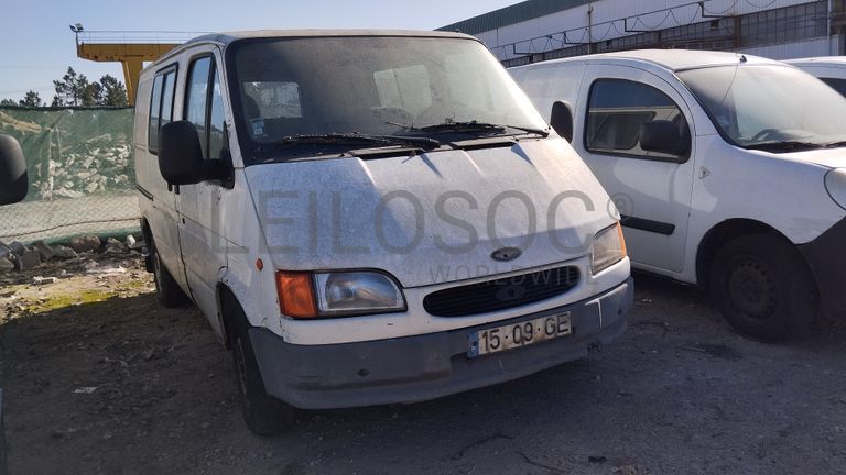 Ford Transit 120 Van (TN-4)