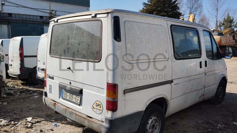 Ford Transit 120 Van (TN-4)