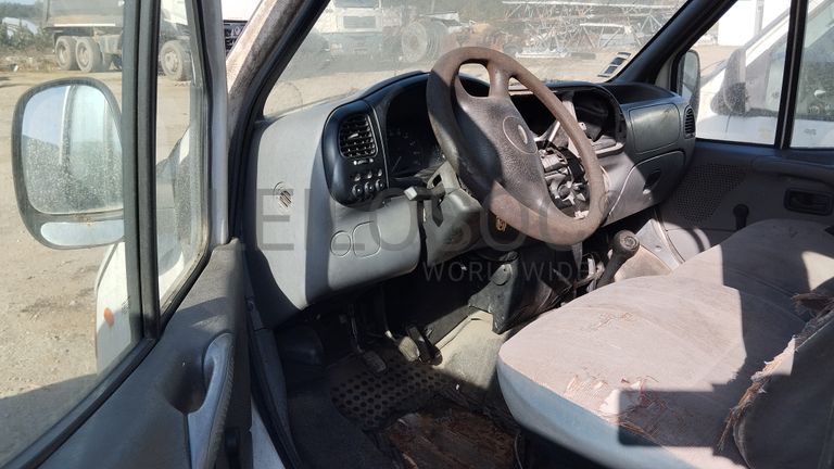 Ford Transit 120 Van (TN-4)
