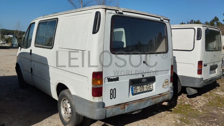 Ford Transit 120 Van (TN-4)