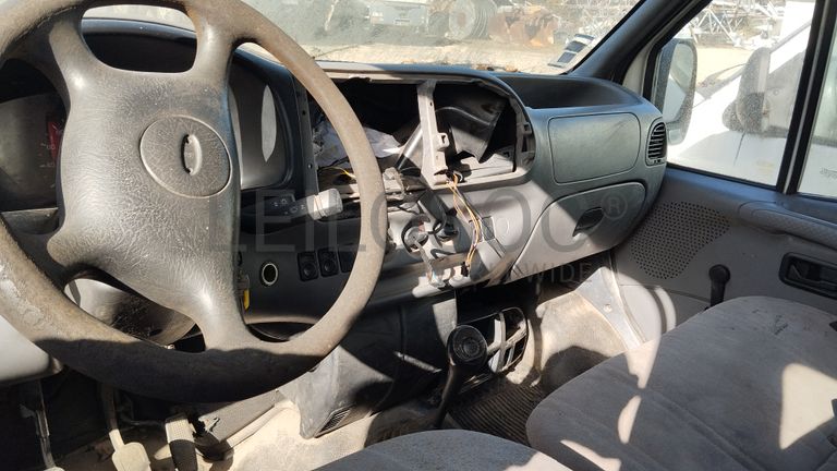 Ford Transit 120 Van (TN-4)