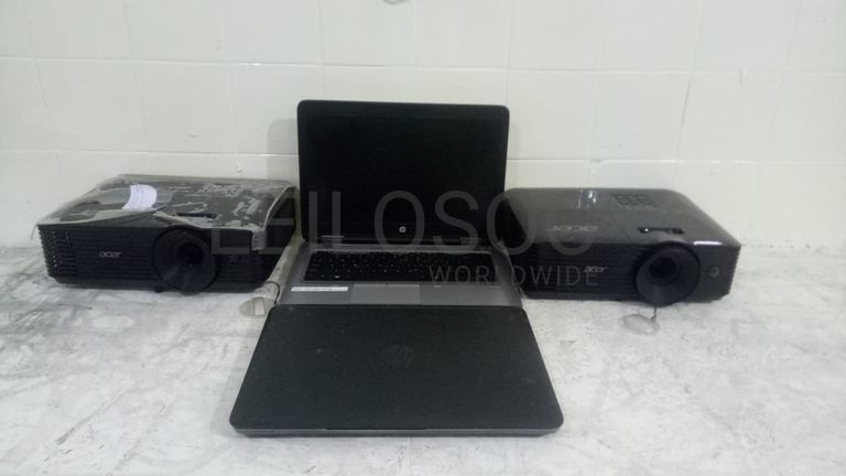 Portáteis HP e Projetores Acer