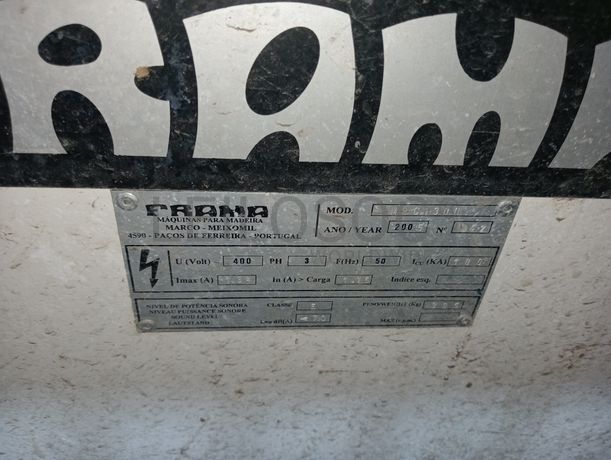 Máquina de dar cola