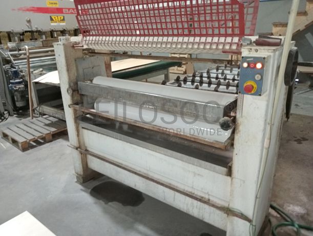 Máquina de dar cola