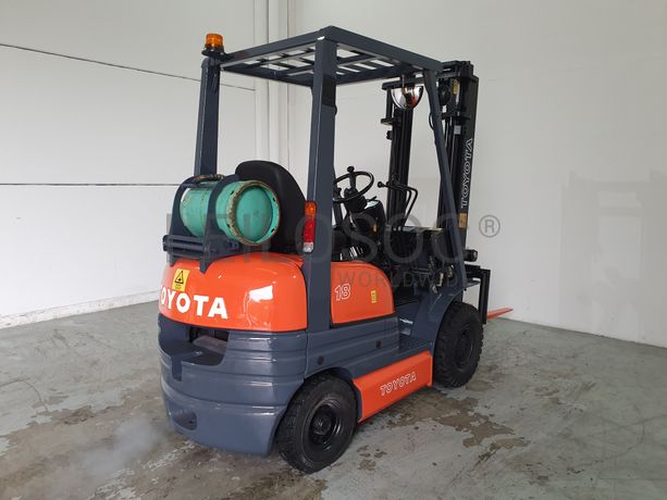 Empilhador Toyota 1800Kg a Gás