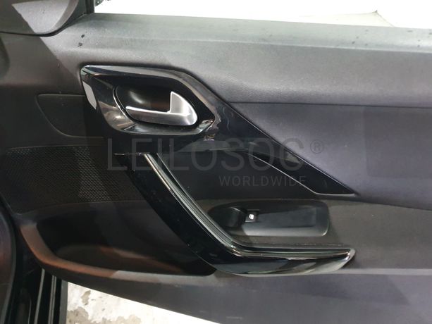 Peugeot 208  · Ano 2016