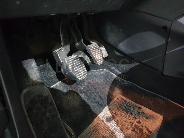 Peugeot 208  · Ano 2016