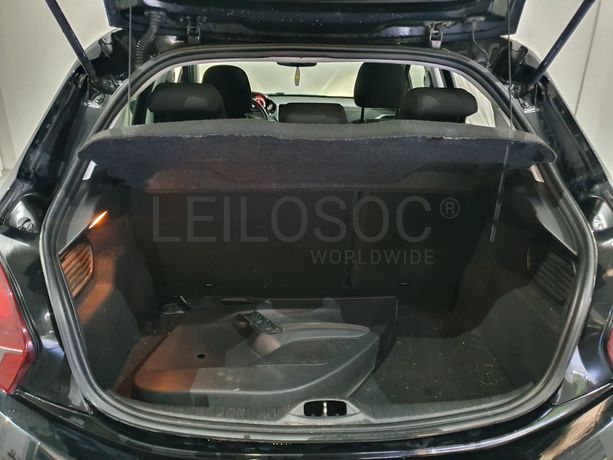 Peugeot 208  · Ano 2016